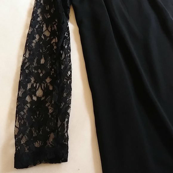 🆕Long sleeved Lace Dress - Picture 7 of 11